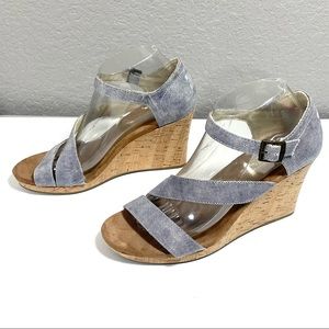Toms woman’s Wedge sandals jean